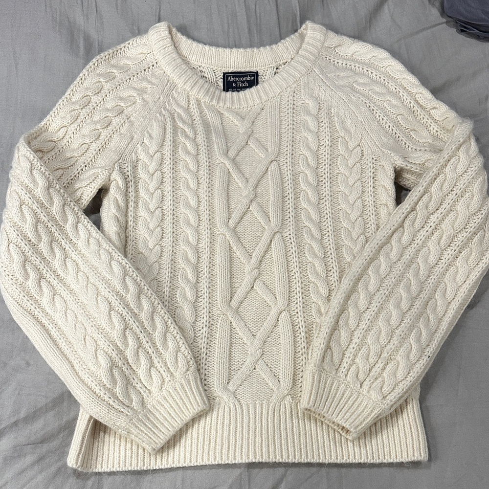Abercrombie & Fitch Ivory Cable Knit Sweater